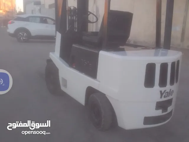 رافعه شوكيه ديزل حموله 2 طن ونص فحص كامل ثلاث وصلات جاك وسط