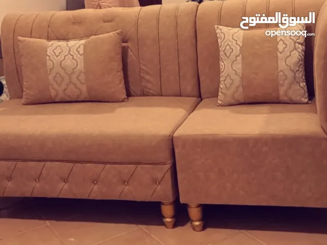 Corner sofa set 2 pieces excellent condition طقم كنب زاوية 2 قطعة