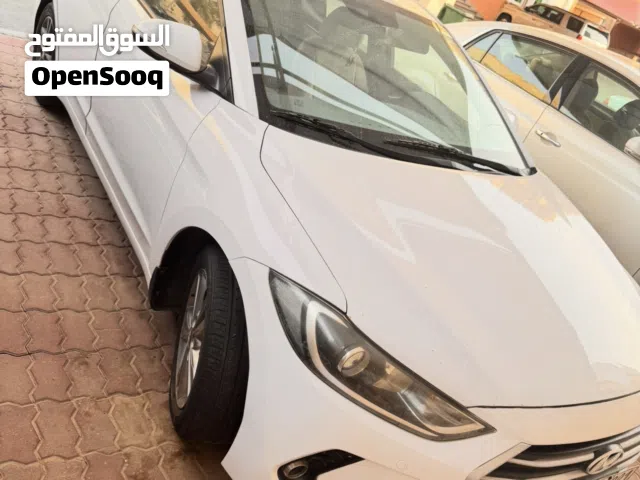 2017 هيونداي النترا Standard
