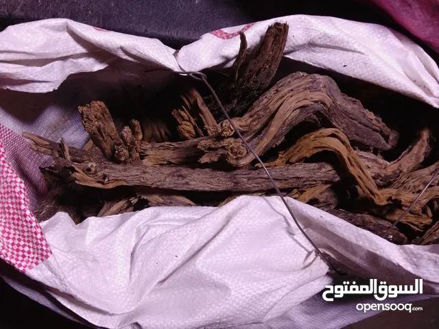 يوجد لدينا حطب الرمث السعودي. وحطب       والصفصاف