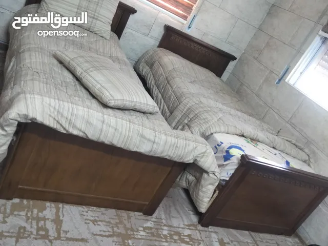 سرير تخت للبيع