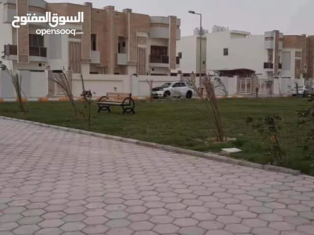 200 m2 More than 6 bedrooms Townhouse for Sale in Basra Basra Sports City