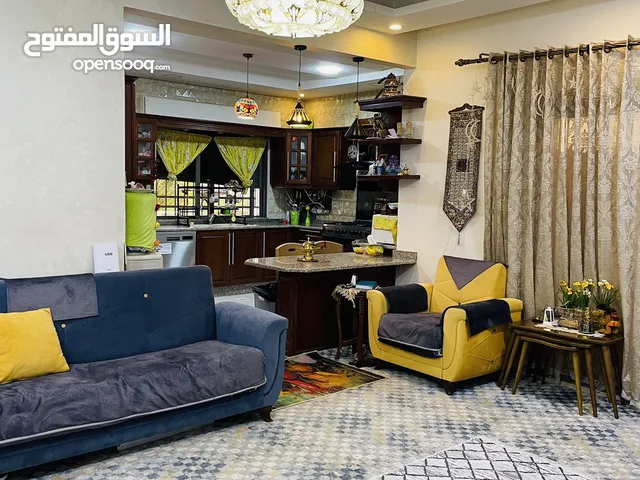 171 m2 5 Bedrooms Apartments for Sale in Irbid Al Huson Street