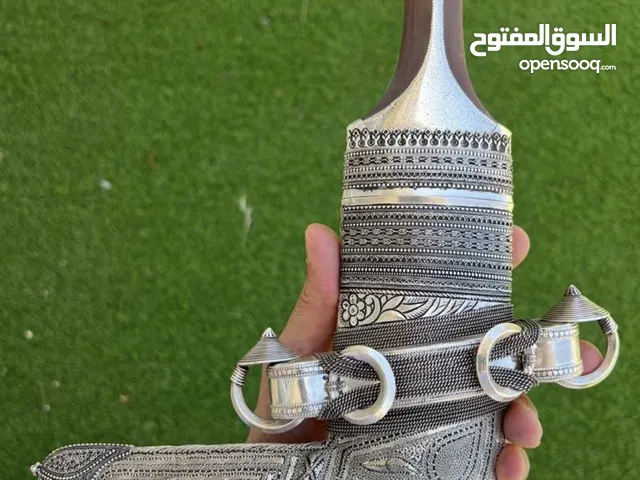 خنجر عمانية عليها حثية شيبانية