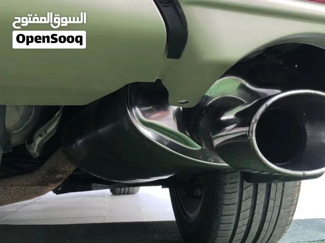 تنضيف دبات او جزوزات السيارات بملمع لكروم