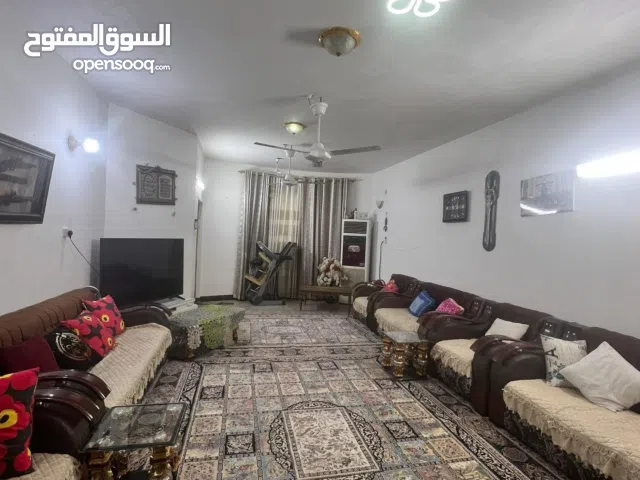 200 m2 5 Bedrooms Townhouse for Sale in Najaf Abu Sakhair