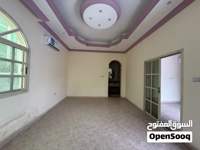 للبيع فيلا في الروضة بسعر مغري