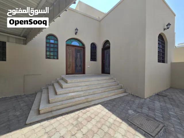 300 m2 3 Bedrooms Villa for Rent in Muscat Al Mawaleh
