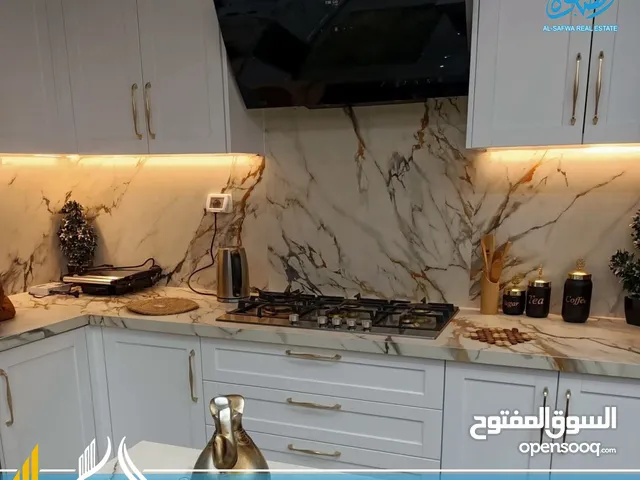 شقه مميزه سوبر ديلوكس مفروشه للايجار شارع القدس قرب بكدار