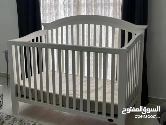 سرير طفل بحالة ممتازة