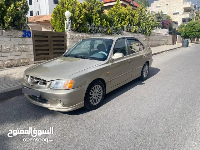 هونداي ڤيرنا 2000 هاتشباك