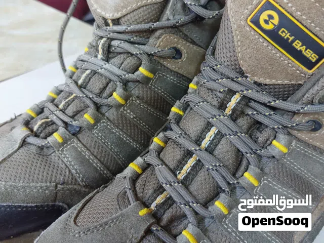 سيفتي أروبي أصلي ماركة بوس لون زيتي جيشي فخم وانيق جدا سعر حرق 10 دينار فقط