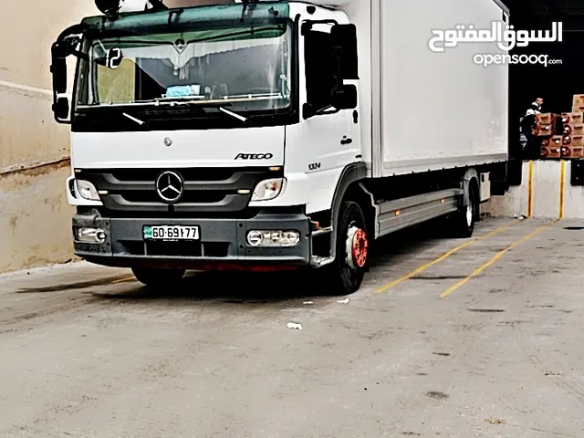 Box Mercedes Benz 2012 in Zarqa