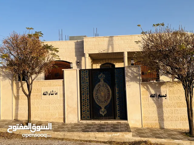 205 m2 5 Bedrooms Townhouse for Sale in Irbid Kofor Youba