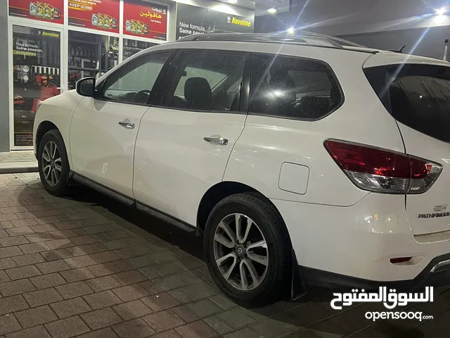 Used Nissan Pathfinder in Muscat