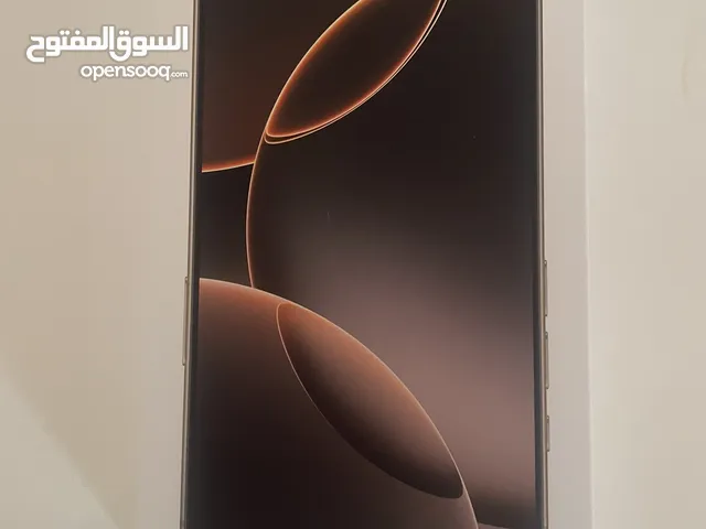 Apple iPhone 16 Pro 256 GB in Dhofar