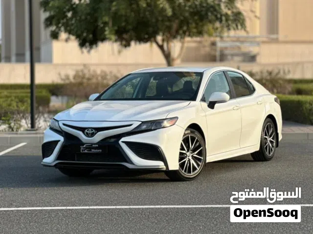 2023 تويوتا كامري SE