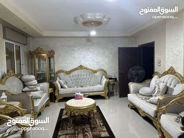 للبيع غرفة ضيوف كاملة ونظيفة