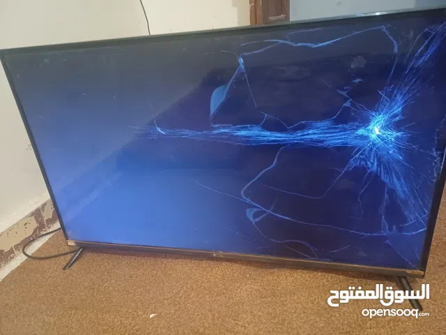 شاشة مكسورة 43 بوصة تولع ومافيش صورة ب150 دينار