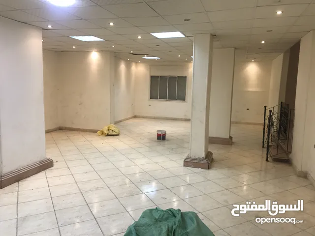 مخزان لليجار في مدينه نصر علي اشارع ارئسي شارع الطيران
