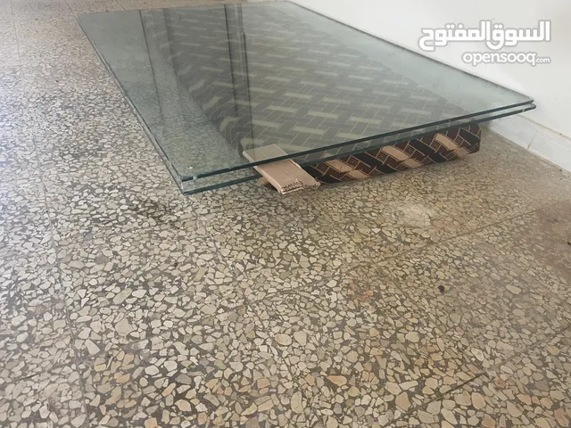 فترينة قزاز للبيع متع صيدلية