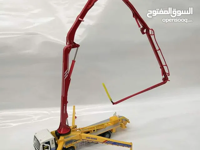 مجسمات شاحنات واليات حديد