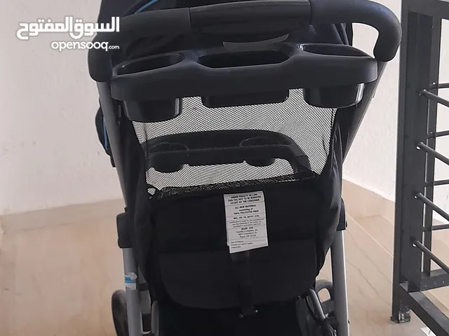 عرباية اطفال بحالة ممتازة امريكية ماركة عالمية