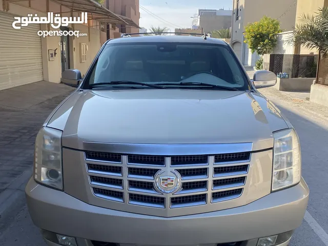 Used Cadillac Escalade in Northern Governorate