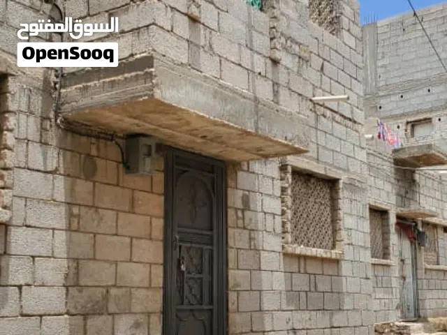 100 m2 3 Bedrooms Townhouse for Rent in Hadhramaut Al Mukalla
