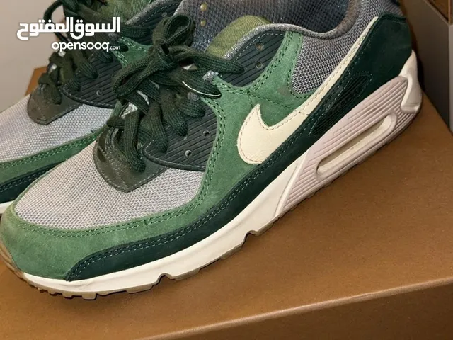 44.5 Sport Shoes in Hawally