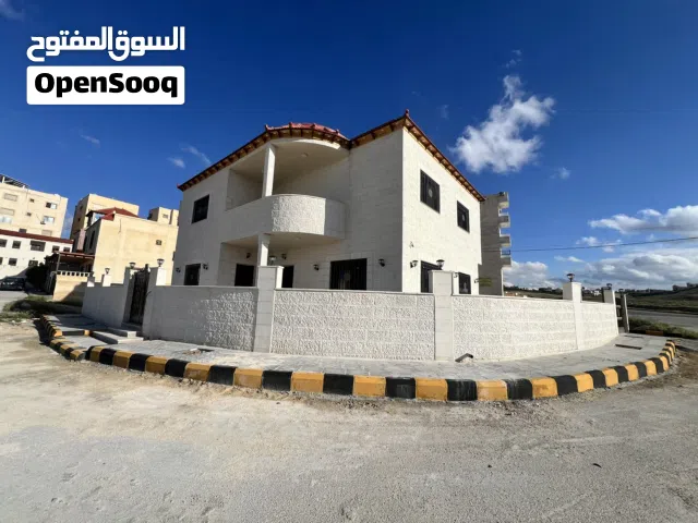 280 m2 4 Bedrooms Townhouse for Sale in Zarqa Dahiet Al Madena Al Monawwara