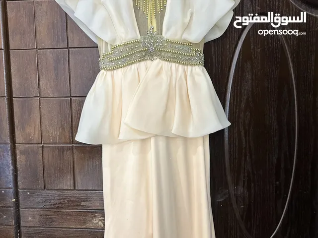 فستان سهرة لبسة وحدة للبيع