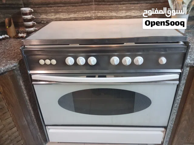 فرن غاز يونيفرسال بحاله ممتازه