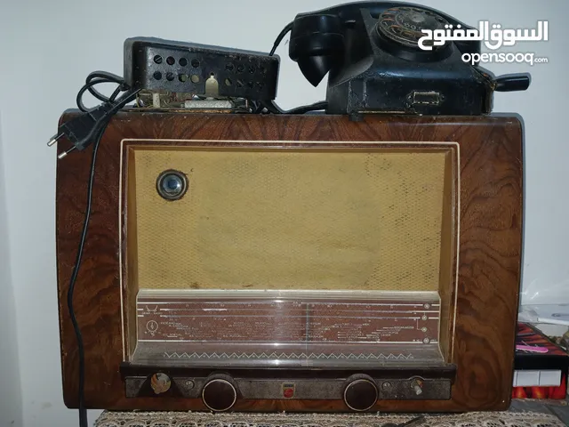 راديو وكاميرا وهاتف اصلي اورجينال قديم جدا عمرهم من فوق 60 سنه
