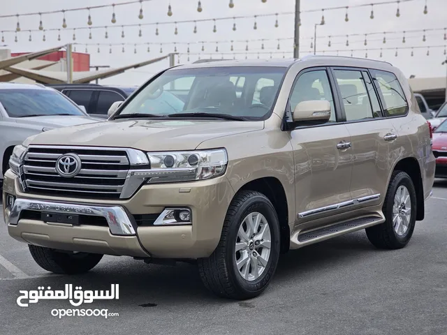 Toyota Land Cruiser 2017 in Sharjah