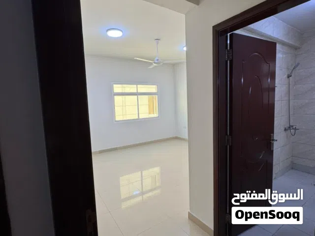 شقة غرفتين ومجلس بالموالح الجنوبية، موقع مميز وقريب من جميع الخدمات 2BHK Mawaleh South Prime Locatio