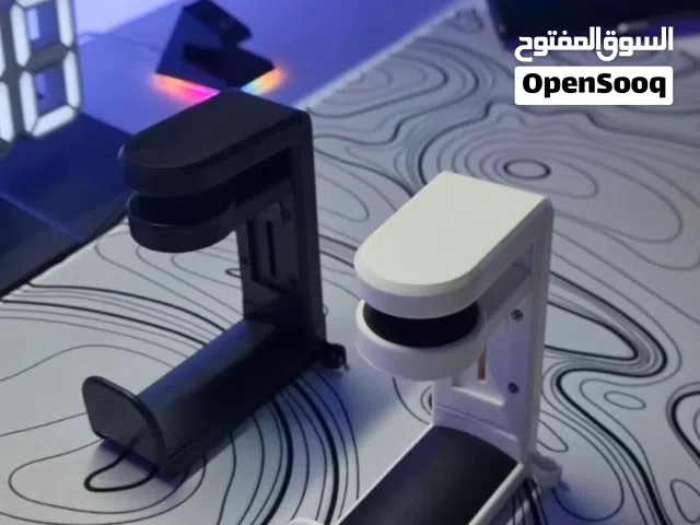 ستاند متين لترتيب السماعة والأغراض! خلي مكتبك منظم ومرتب ستاند عملي ومميز لتعليق السماعة وساعة