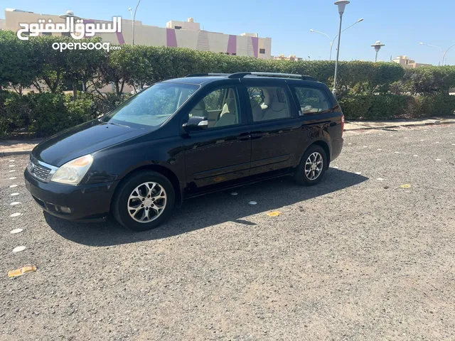 Used Kia Carnival in Farwaniya