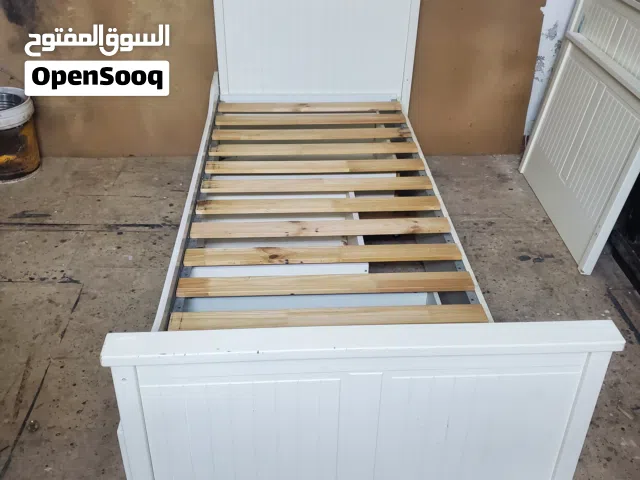 خزانة وتختين مفرد