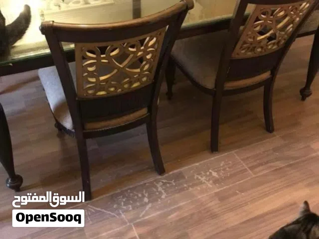 سفره بحاله جيده خشب تقيل زان 6 كراسي