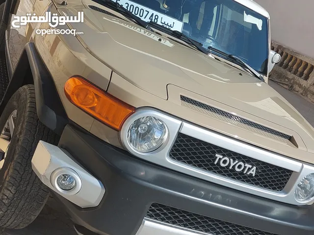 Used Toyota FJ in Tripoli