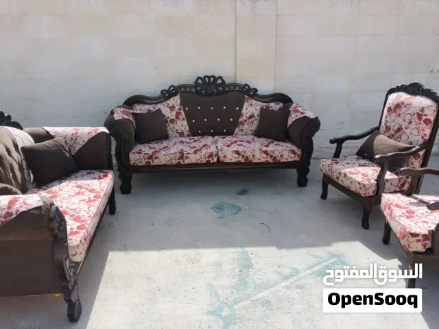 طقم كنب سبع مقاعد شبه جديد