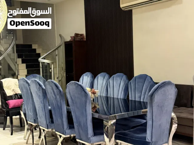 طاولة مودرن تكفي ل 10 اشخاص  modern table fits 10 people