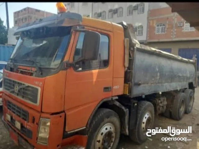 فولفو عقرب 2002 للبيع عرطه