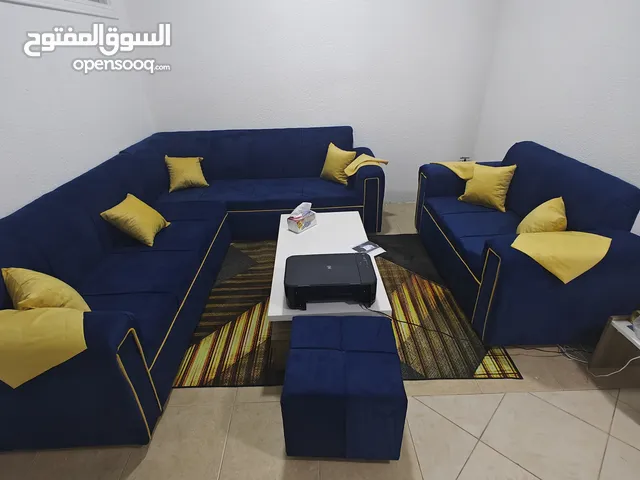 طقم كنب كورنر 3 قطع مع طاولة وسط صغيرة خشب