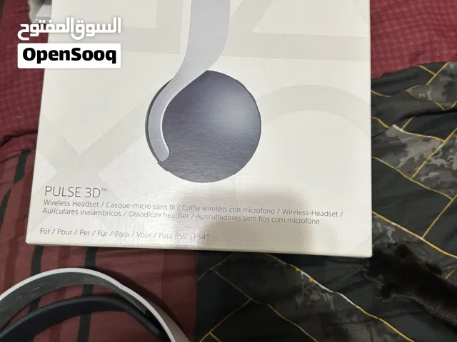 Pulse 3d ps5 headset with dongle and box and charger