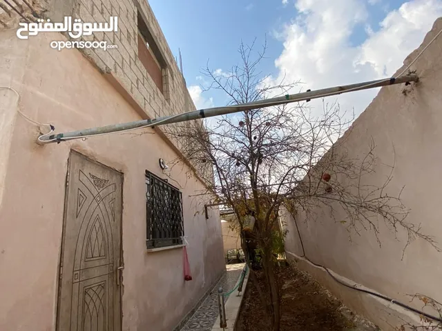 135 m2 2 Bedrooms Townhouse for Sale in Zarqa Abu Al-Zighan