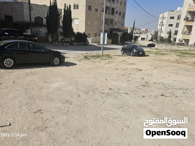 قطعتا  ارض سكنيه  مساحة كل واحده 521 متر 2  مربع والاخرى  523   متر 2