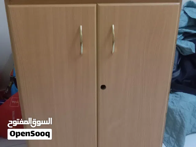 خزانة مؤن واغراض شبه جديدة