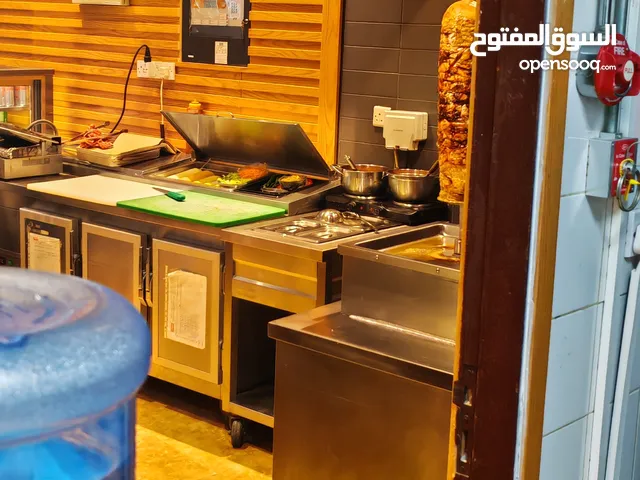 بيع مطعم 150 متر  شورما داخل مول العربي سنتر الخوانيج
